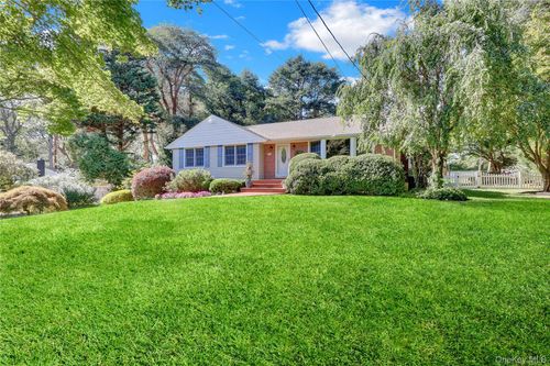 5 Robin Ln, Huntington, NY, 11743-6510 | Card Image