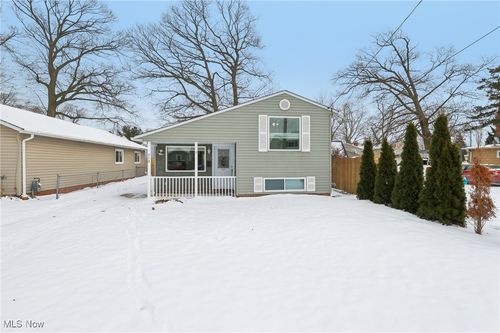 213 Paxton Rd, Eastlake, OH, 44095-1023 | Card Image