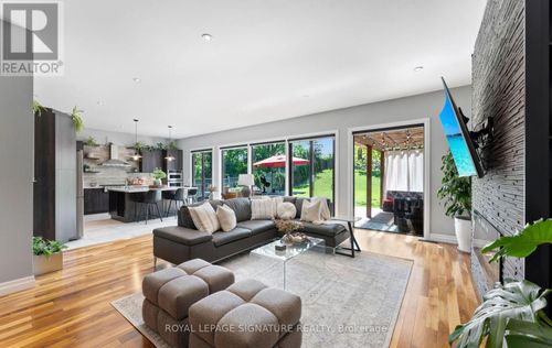 88 Beaver Bend Crescent, Toronto (Eringate-Centennial-West Deane), ON, M9B5R6 | Card Image
