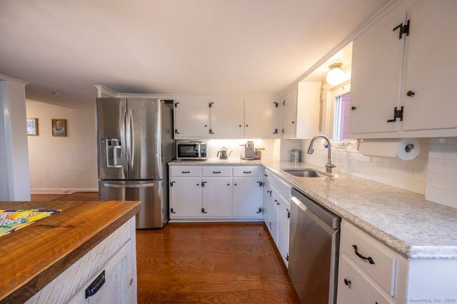 186 Main St, House other with 3 bedrooms, 2 bathrooms and null parking in Durham CT | Image 12