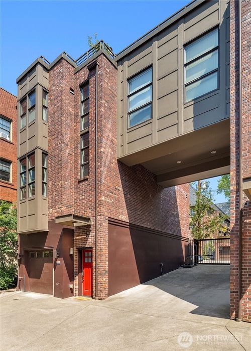 429 13th Ave E, Seattle, WA, 98102-5105 | Card Image