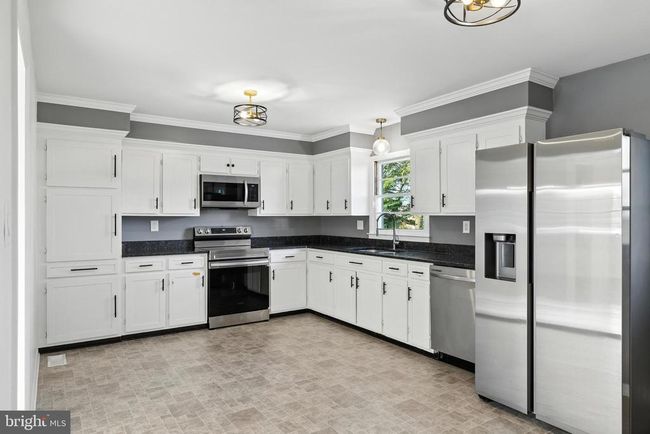 6 Charles St, House other with 3 bedrooms, 2 bathrooms and null parking in LURAY VA | Image 4