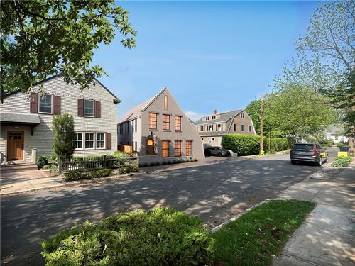 16 Morrison St, Providence, RI, 02906-3426 | Card Image