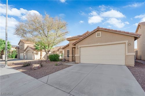 6216 Autumn Creek Dr, Las Vegas, NV, 89130-7025 | Card Image