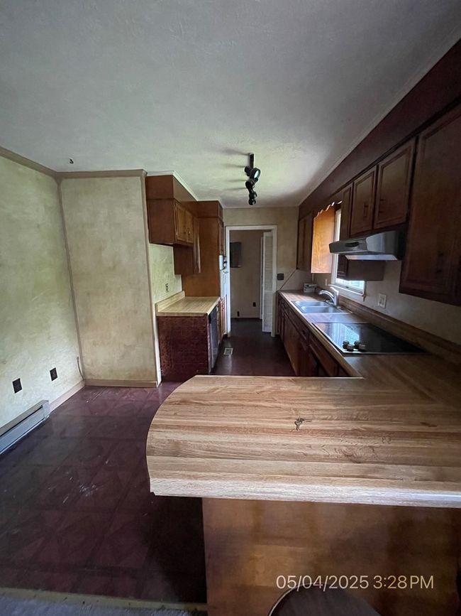 606 Kirby Rd, Home with 3 bedrooms, 2 bathrooms and null parking in Raven VA | Image 17
