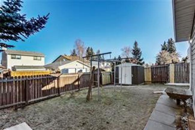 90 Bermuda Close Nw, House detached with 4 bedrooms, 2 bathrooms and 4 parking in Calgary AB | Image 27