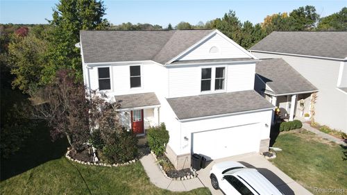 5184 Meadow Crest Cir, Holly, MI, 48442-9351 | Card Image