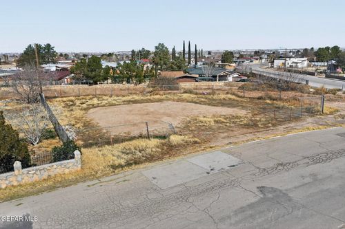 9961 Moses Dr, El Paso, TX, 79927-2926 | Card Image