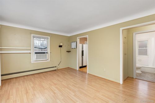 19325 Brentwood St, Livonia, MI, 48152-2219 | Card Image