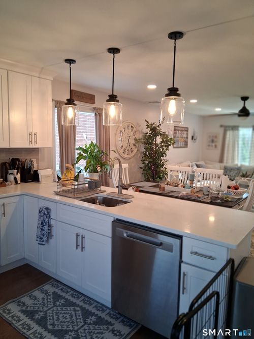 183 Centerbrook Rd, Hamden, CT, 06518-3401 | Card Image