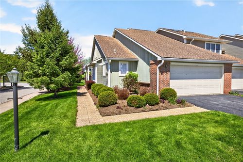 2 Montpelier Cir, Rochester, NY, 14618-5628 | Card Image