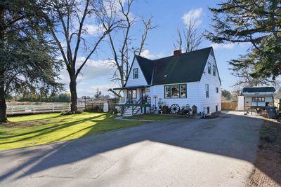 6127 184 St, House other with 3 bedrooms, 2 bathrooms and 6 parking in Surrey BC | Image 2