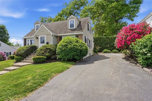 9 West St, North Providence, RI, 02904-5231 | Card Image