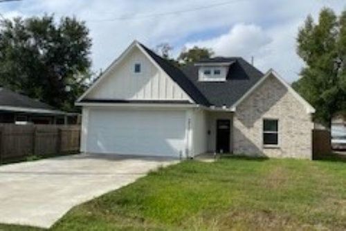 4817 Harrison Ave, Groves, TX, 77619-6015 | Card Image