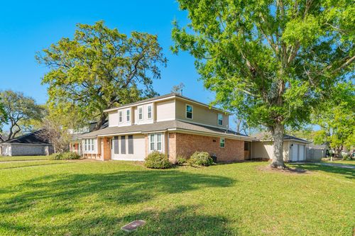 52 S Bachelor Button St, Lake Jackson, TX, 77566-5540 | Card Image