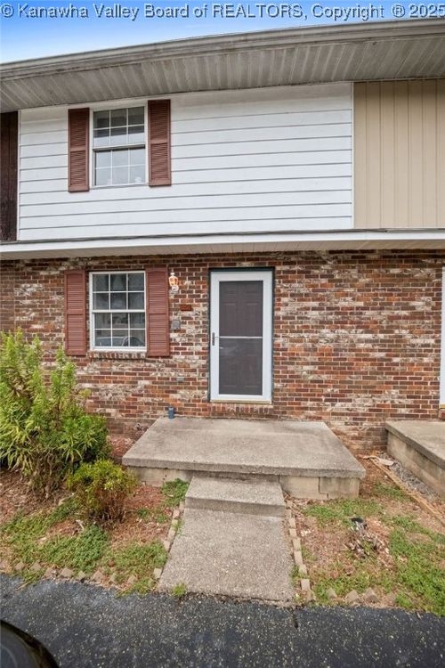 5029 Saint Patrick Cir, Cross Lanes, WV, 25313-1519 | Card Image