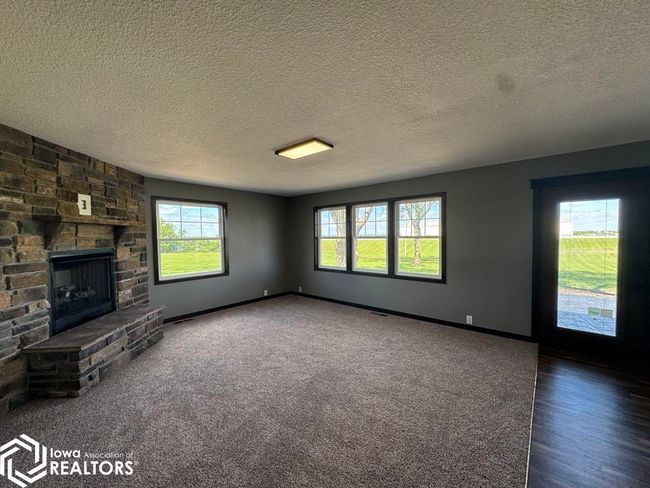 19229 Highway 5, Home with 4 bedrooms, 2 bathrooms and 2 parking in Centerville IA | Image 53