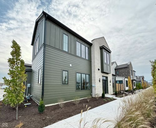 1679 Coach Dr, Westfield, IN, 46074-1155 | Card Image