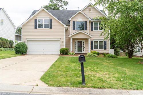 435 Riverwalk Dr Nw, Concord, NC, 28027-2540 | Card Image