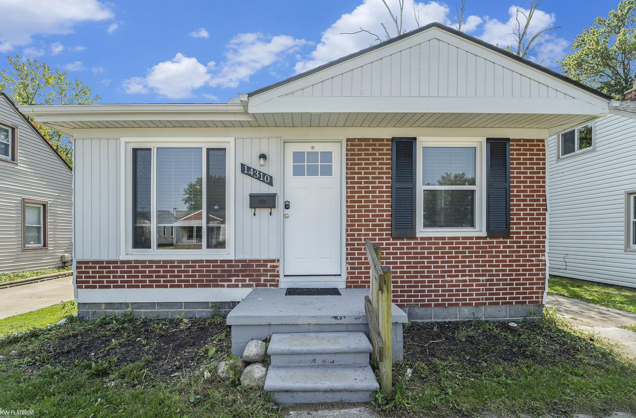 Hobart Ave, Warren, MI 48089