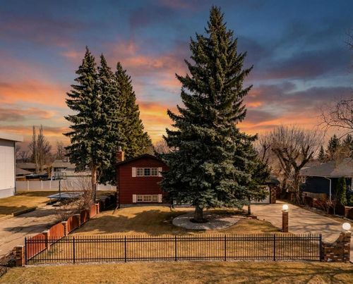 3919 43 Avenue, Red Deer, AB, T4N3B8 | Card Image