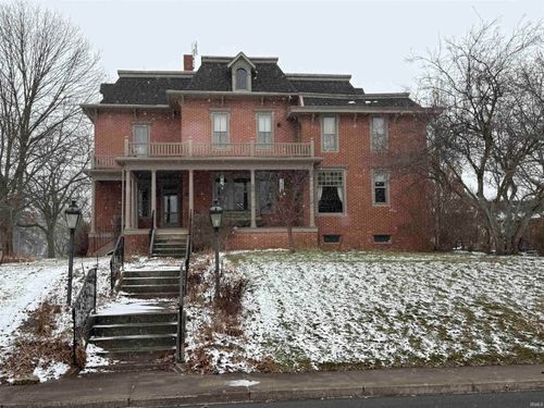 356 N Jefferson St, Berne, IN, 46711-1555 | Card Image