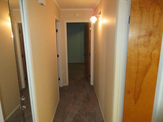 18447 University Park Dr, Condo with 2 bedrooms, 1 bathrooms and null parking in Livonia MI | Image 14
