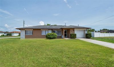 801 Roseway Terrace Nw, House other with 3 bedrooms, 2 bathrooms and null parking in Port Charlotte FL | Image 1