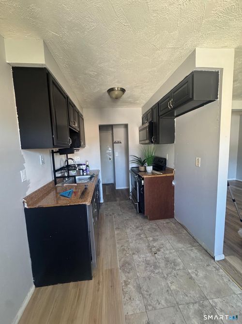 apt-19-250 N Bishop Ave, Bridgeport, CT, 06610-2457 | Card Image