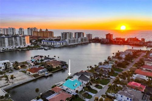 464 Oak Ave, NAPLES, FL, 34108-2325 | Card Image