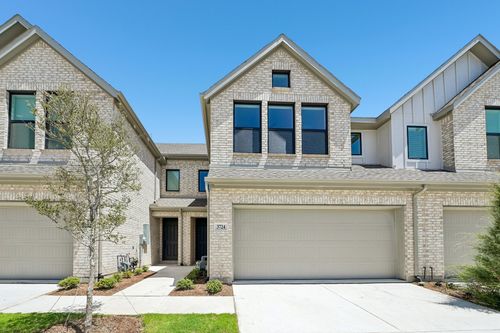 3724 Pierce Ln, Grand Prairie, TX, 75052-8939 | Card Image