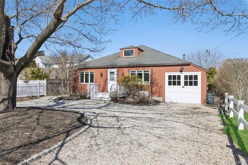 20 Mitchell Rd, Westhampton Beach, NY, 11978-2609 | Card Image