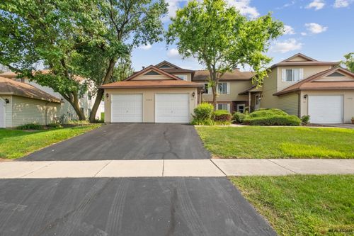 apt-a2-2400 Danbury Dr, Woodridge, IL, 60517-2091 | Card Image
