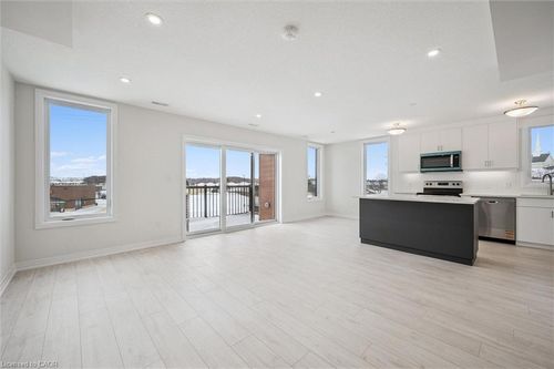 c062-525 Erinbrook Dr, Kitchener, ON, N2E3M8 | Card Image