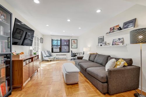 apt-209-84 Main St, Briarwood, NY, 11435-1707 | Card Image