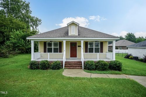 416 W Martin St, Benson, NC, 27504-1148 | Card Image