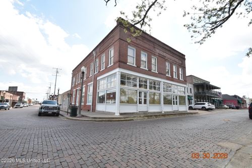 101 W Front St, Greenwood, MS, 38930-4442 | Card Image