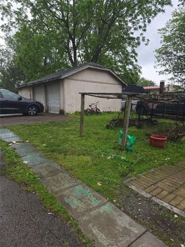 615 Morgantown Rd, House other with 4 bedrooms, 2 bathrooms and 2 parking in Uniontown PA | Image 4