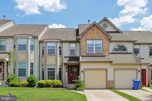 100 Sandhurst Dr, MOUNT LAUREL, NJ, 08054-6211 | Card Image