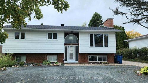 447 Eleventh Ave, Cochrane, ON, P0L1C0 | Card Image