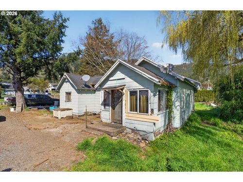 402 Acacia Ave, Garibaldi, OR, 97118-1207 | Card Image