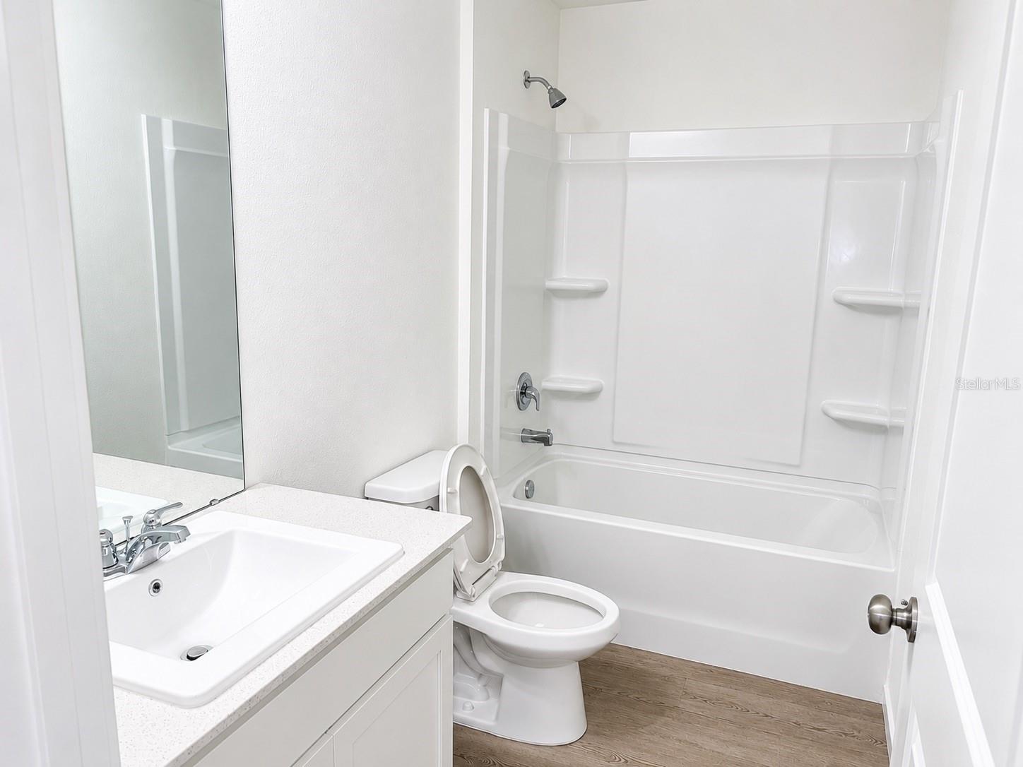 Residential Lease in EAGLE LAKE 4