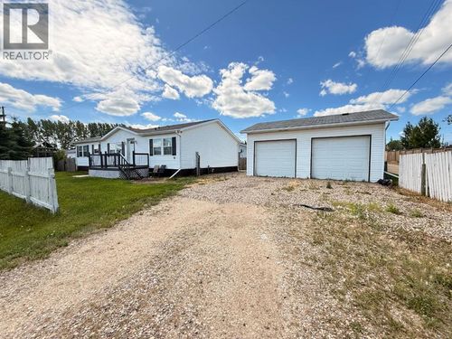 428 N 5 St, Marwayne, AB, T0B2X0 | Card Image