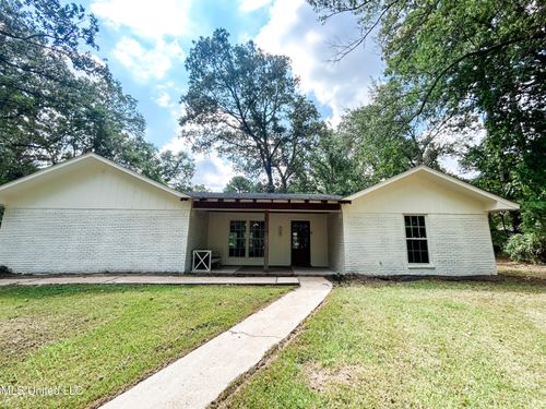 129 Beechtree Ln, Florence, MS, 39073-8208 | Card Image