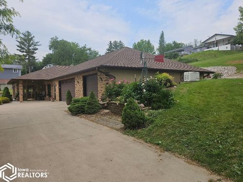 1326 Lakeshore Dr, Brooklyn, IA, 52211-9545 | Card Image