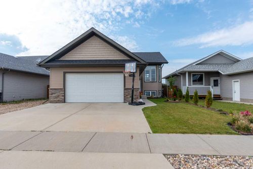 7226 29 St, Lloydminster, AB, T9V3N1 | Card Image