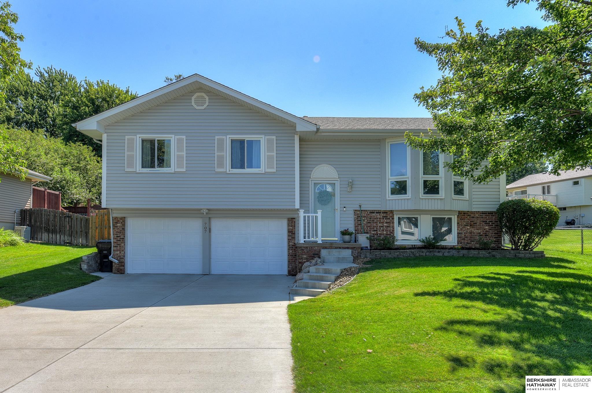 Fort St, Papillion, NE 68046