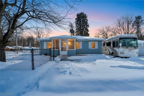 2380 Delaware Ave, Akron, OH, 44312-3138 | Card Image