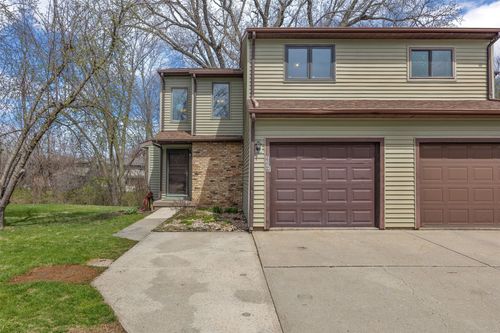 2326 Plaen View Drive, Iowa City, IA, 52246 | Card Image