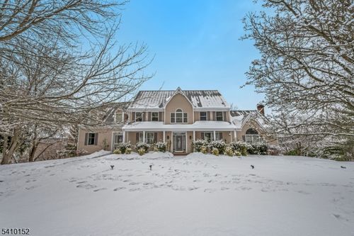 10 Red Robin Way, Flemington, NJ, 08822-4907 | Card Image